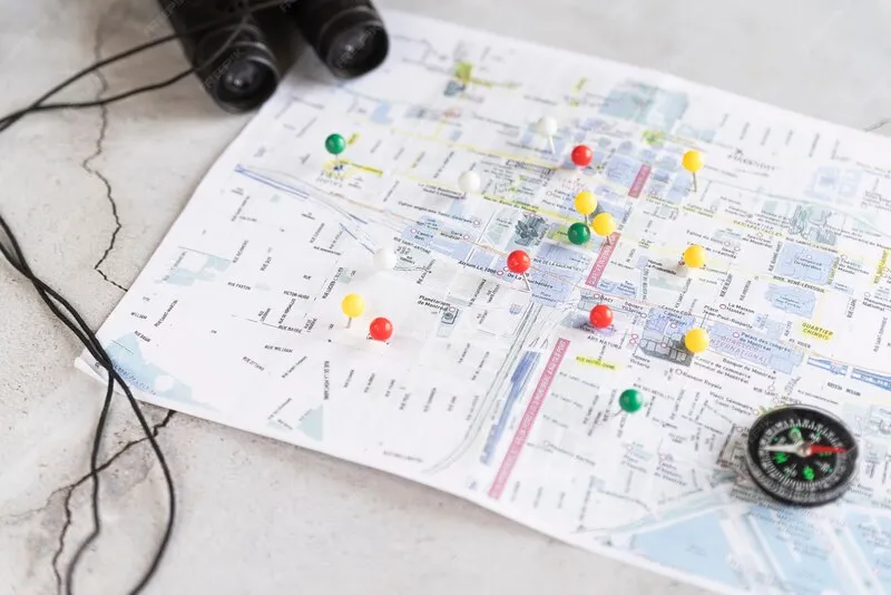 Mapa com pontos de referência para planear rotas de evacuação familiar